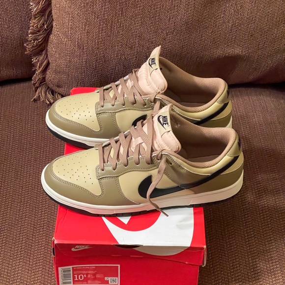 100% Auth Nike Dunk Lows - Picture 5 of 13